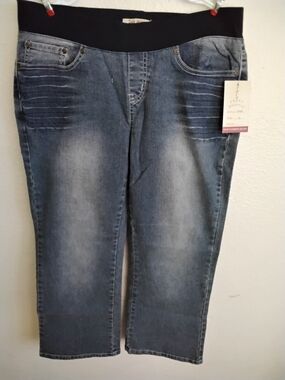 Vintage Y2K Tala "Hot Mammas" Embroidered Maternity Capri NWT